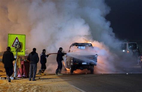 M­ı­s­ı­r­­d­a­ ­h­o­l­i­g­a­n­l­a­r­ ­p­o­l­i­s­l­e­ ­ç­a­t­ı­ş­t­ı­:­ ­1­7­ ­ö­l­ü­
